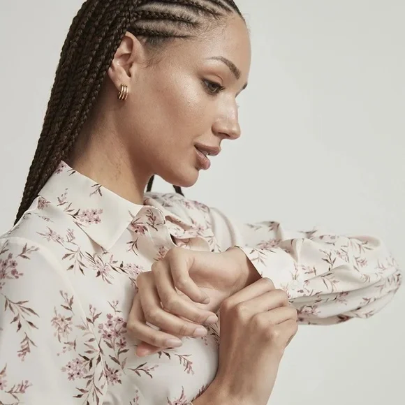 RW&CO Twist Twill Buttondown Long Sleeve Blouse - Picture 3 of 4